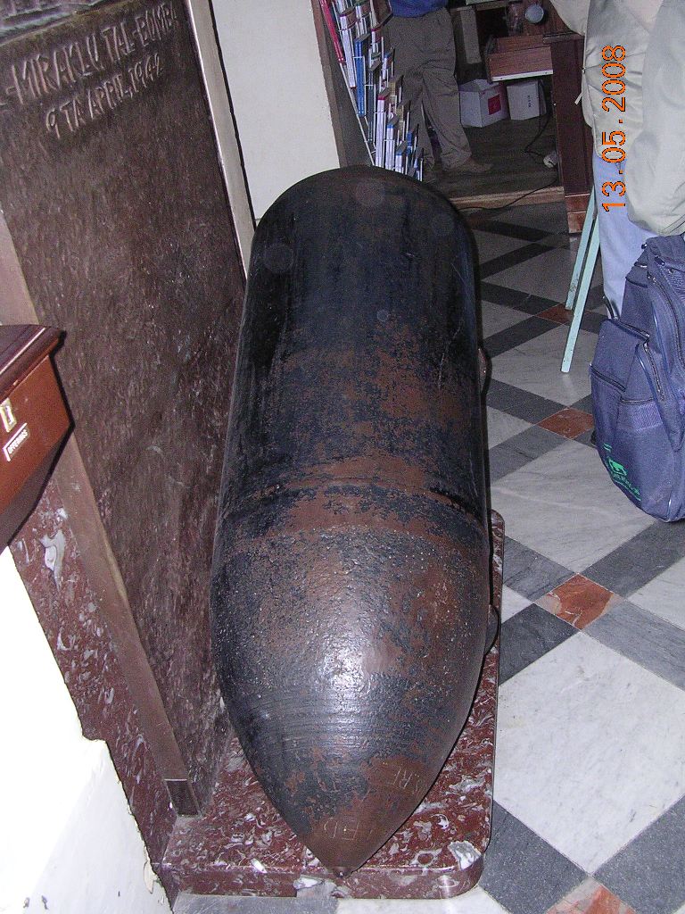 Bomba nella cattedrale di Mosta